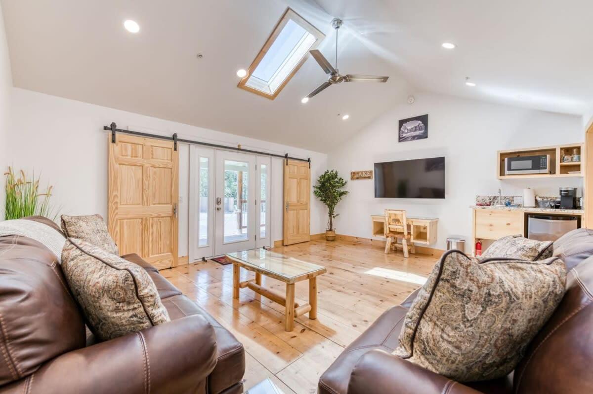 #3 Cottage Like Suite With Private Hot Tub Bass Lake Exterior foto